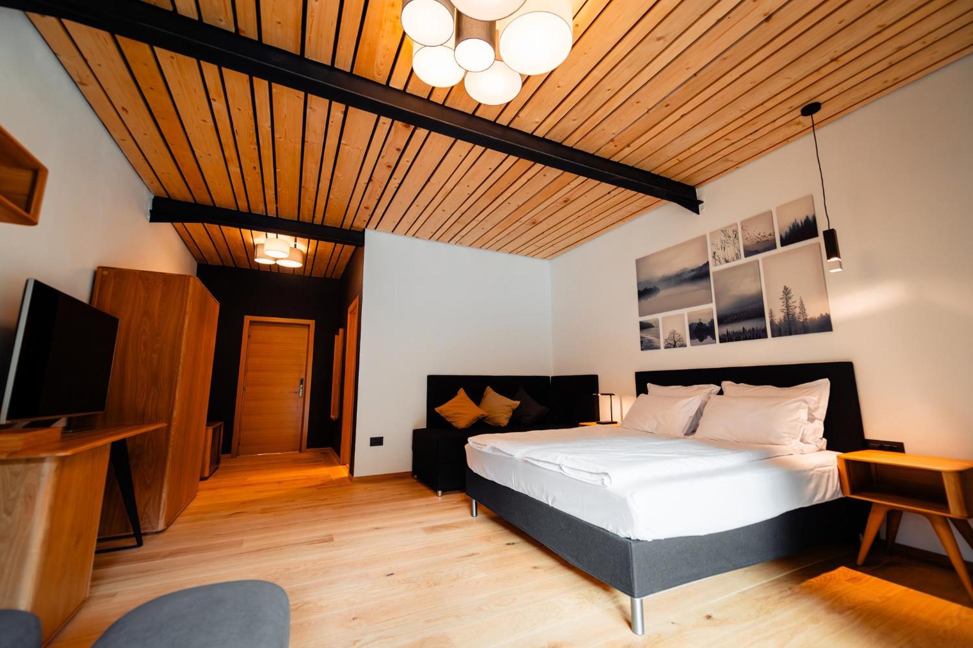 Complexul Turistic Cheile Butii Hotel Câmpu lui Neag Exterior foto